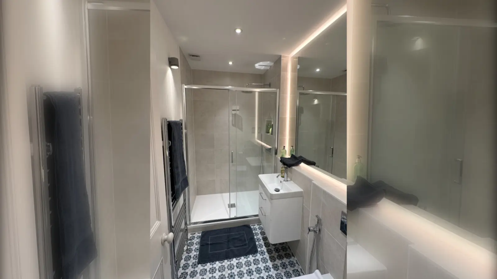 Flat Rampayne Street in City of Westminster