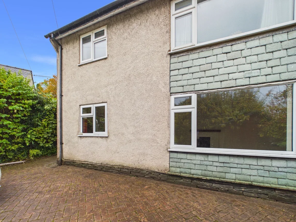 Flat Fairfield Road in Windermere