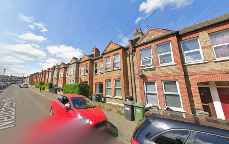 Flat Neuchatel Road in Greater London