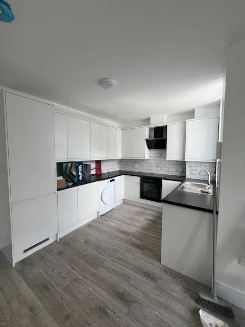 Flat Pembury Road in Greater London