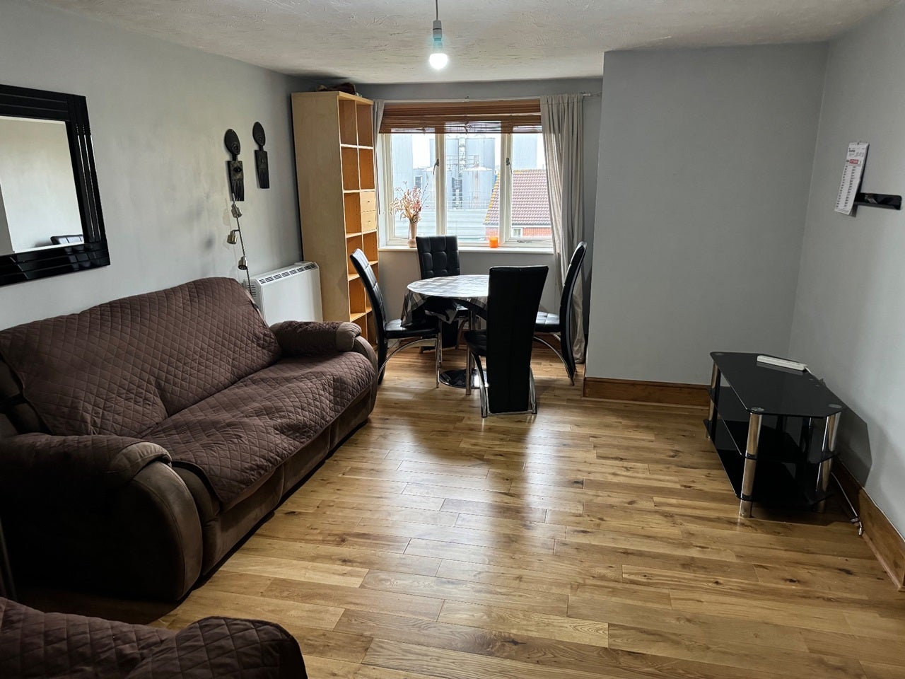 Flat Cherry Blossom Close in Greater London