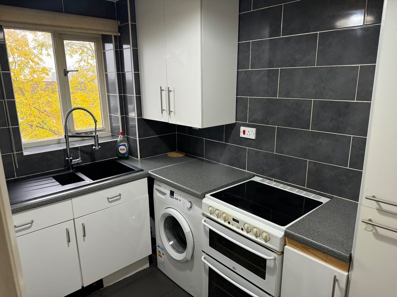Flat Cherry Blossom Close in Greater London