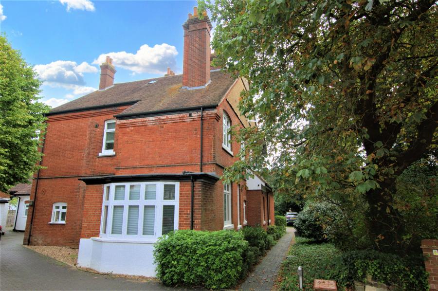 Flat Althorp Road in St Albans