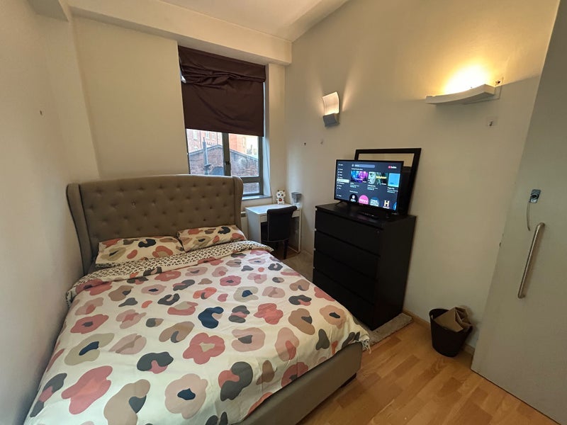 Room City Road in Greater London
