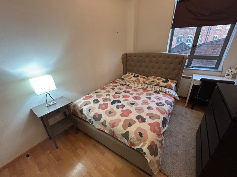 Room City Road in Greater London