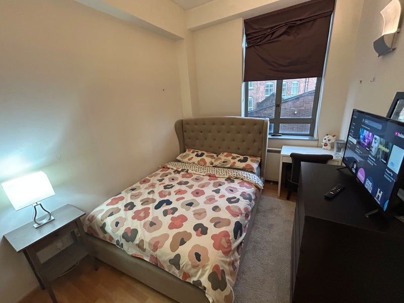 Room City Road in Greater London