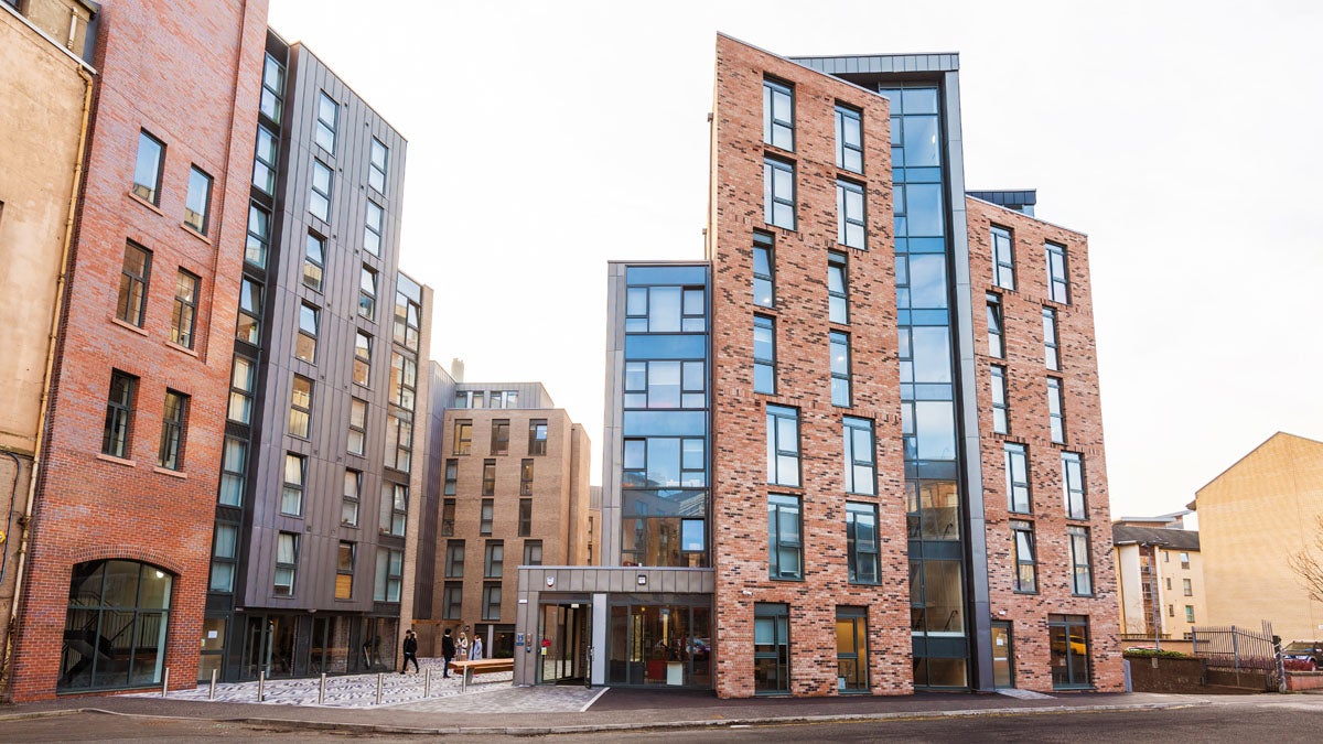 Flat Whitehill Court in Glasgow