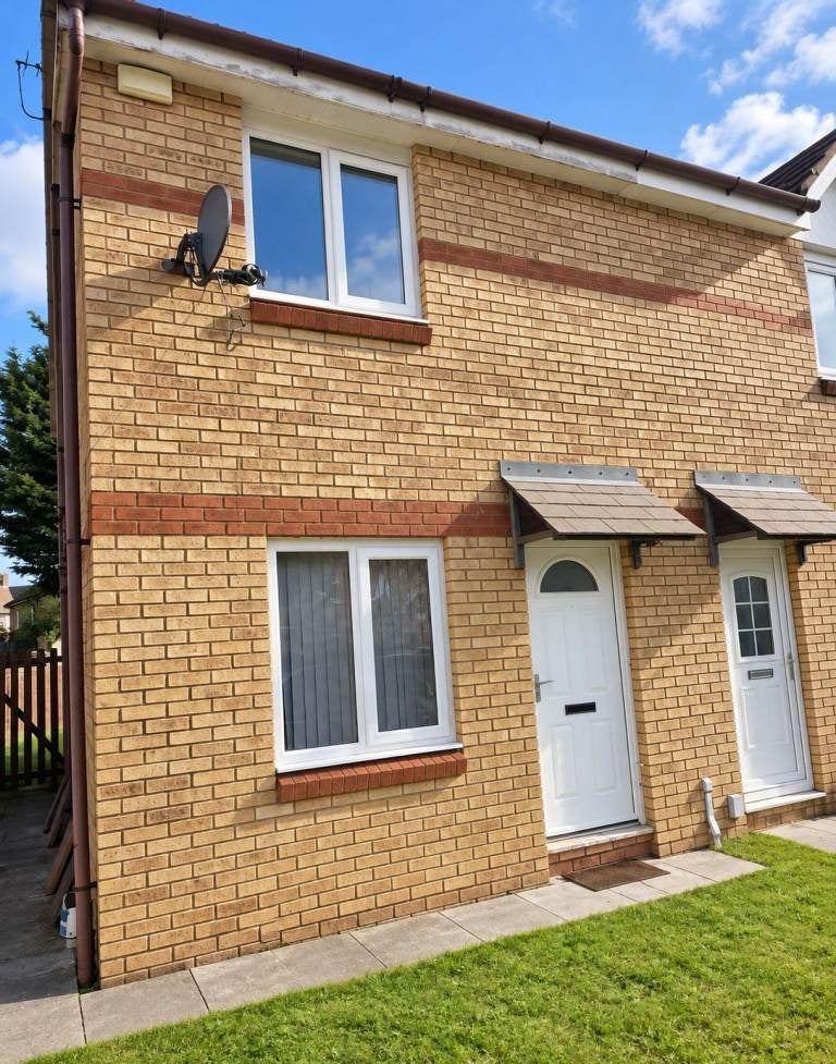 House Barnby Avenue in Bradford