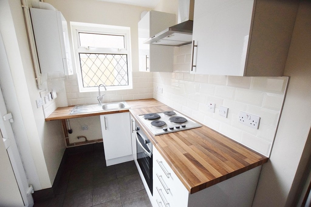 House Broomhill Lane in Mansfield Woodhouse