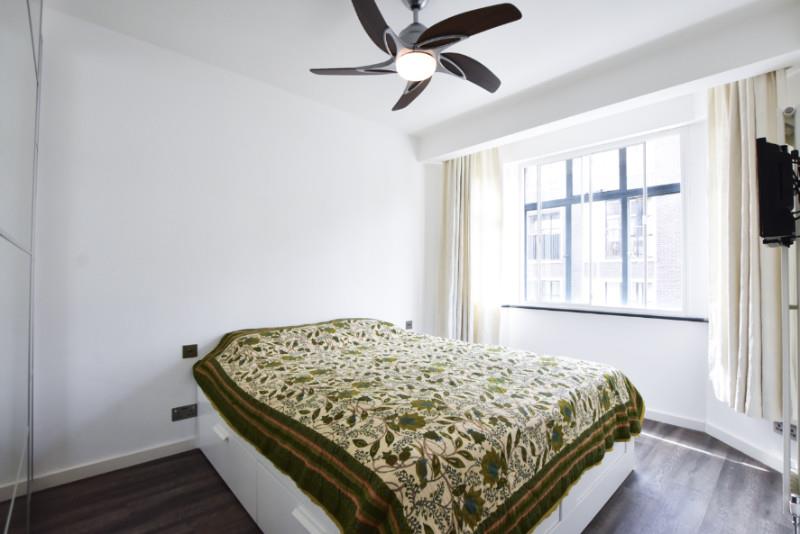 Flat Cleveland Street in Greater London