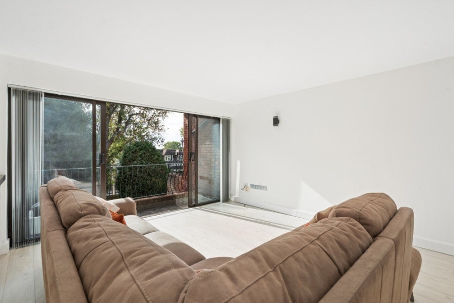 Flat Cobbett Road in Southampton