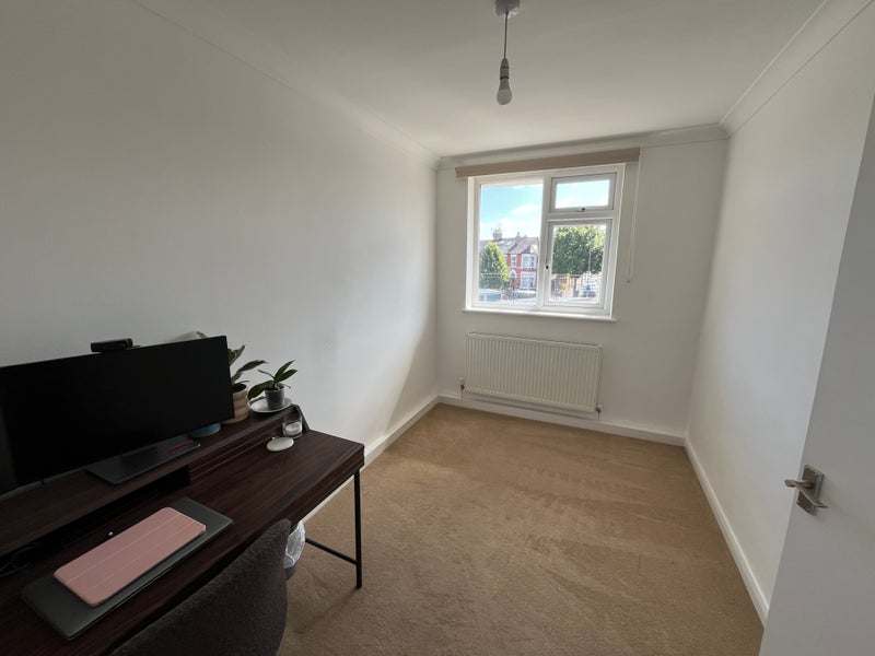 Room Well Hall Road in Greater London