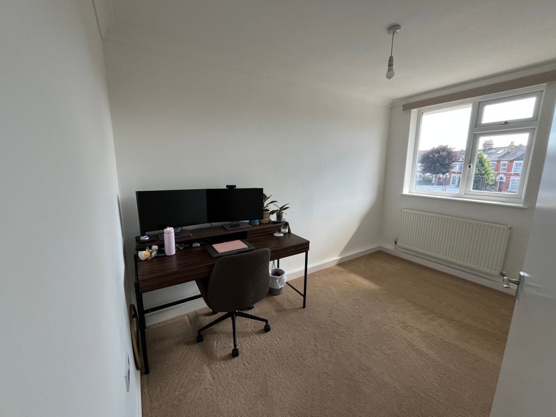 Room Well Hall Road in Greater London