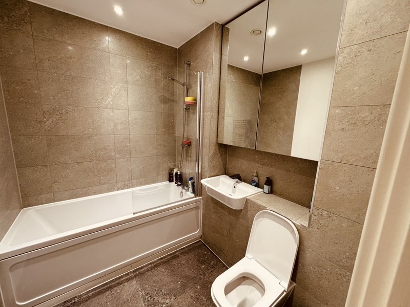 Room Bathurst Square in Greater London