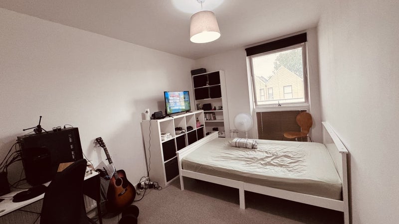 Room Bathurst Square in Greater London