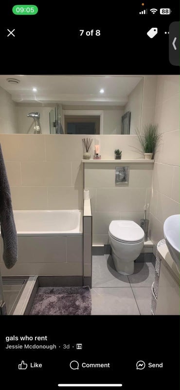 Room Fulham Road in Greater London