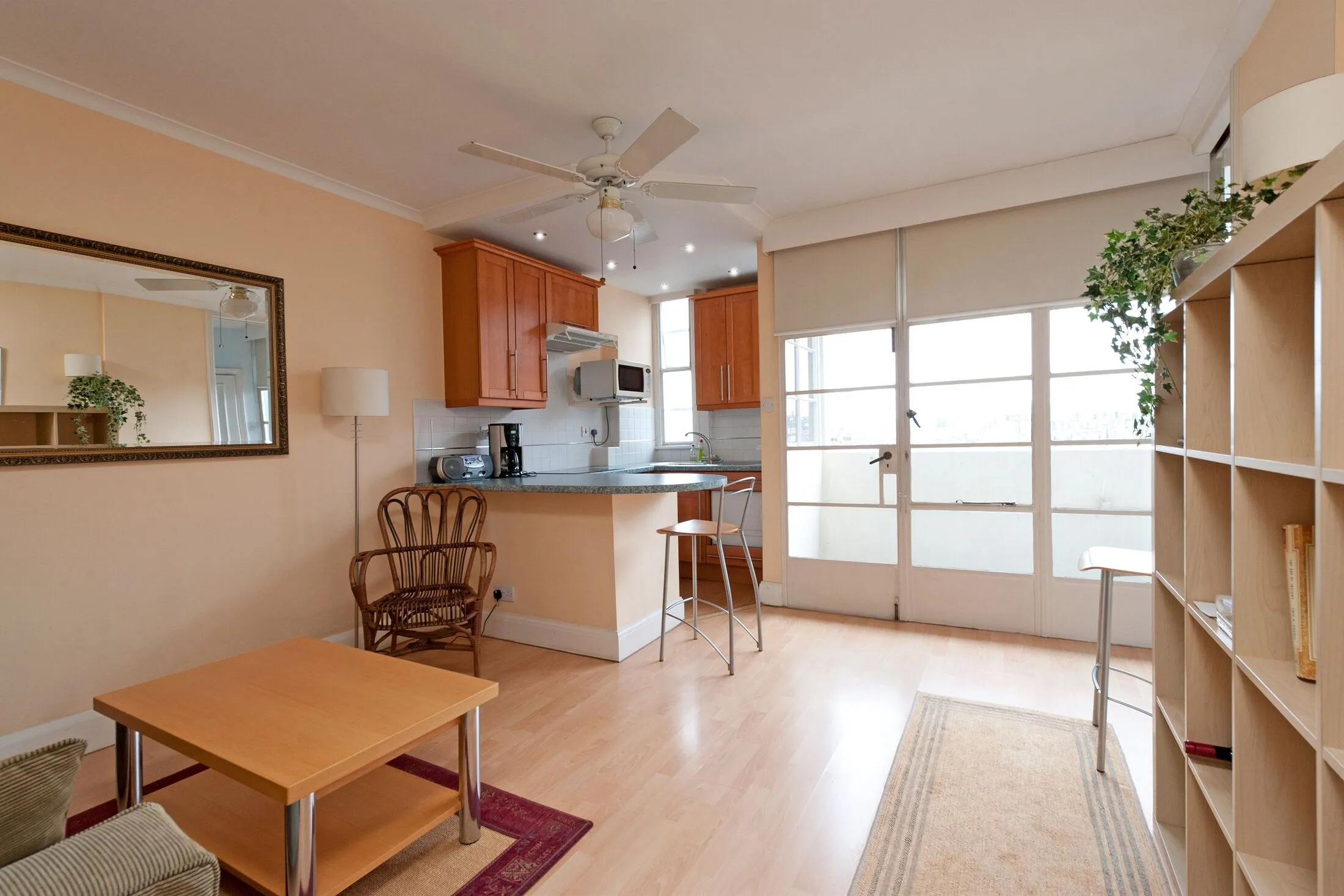 Flat Sloane Avenue in Greater London