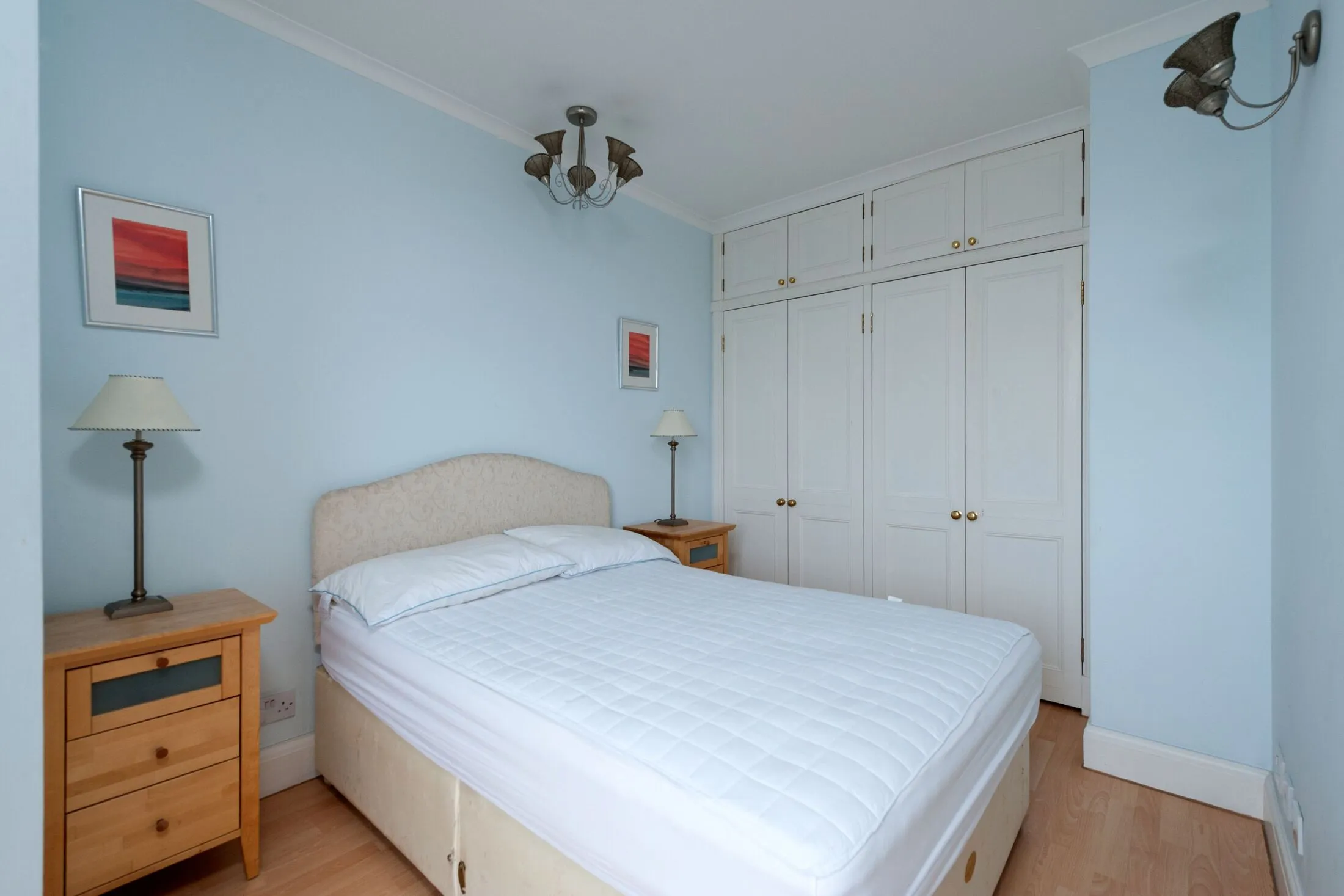 Flat Sloane Avenue in Greater London