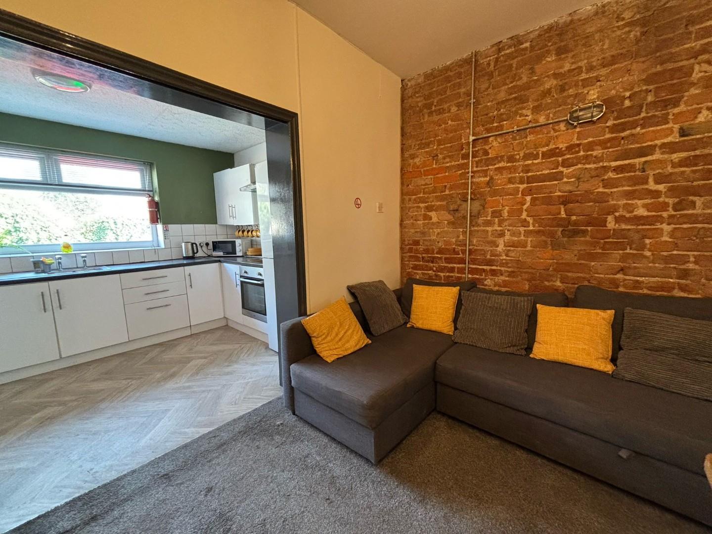 Room Ainsworth Road in Radcliffe