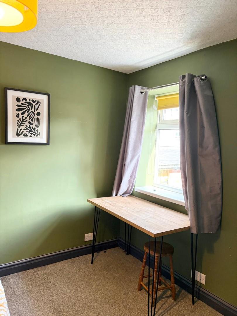 Room Ainsworth Road in Radcliffe