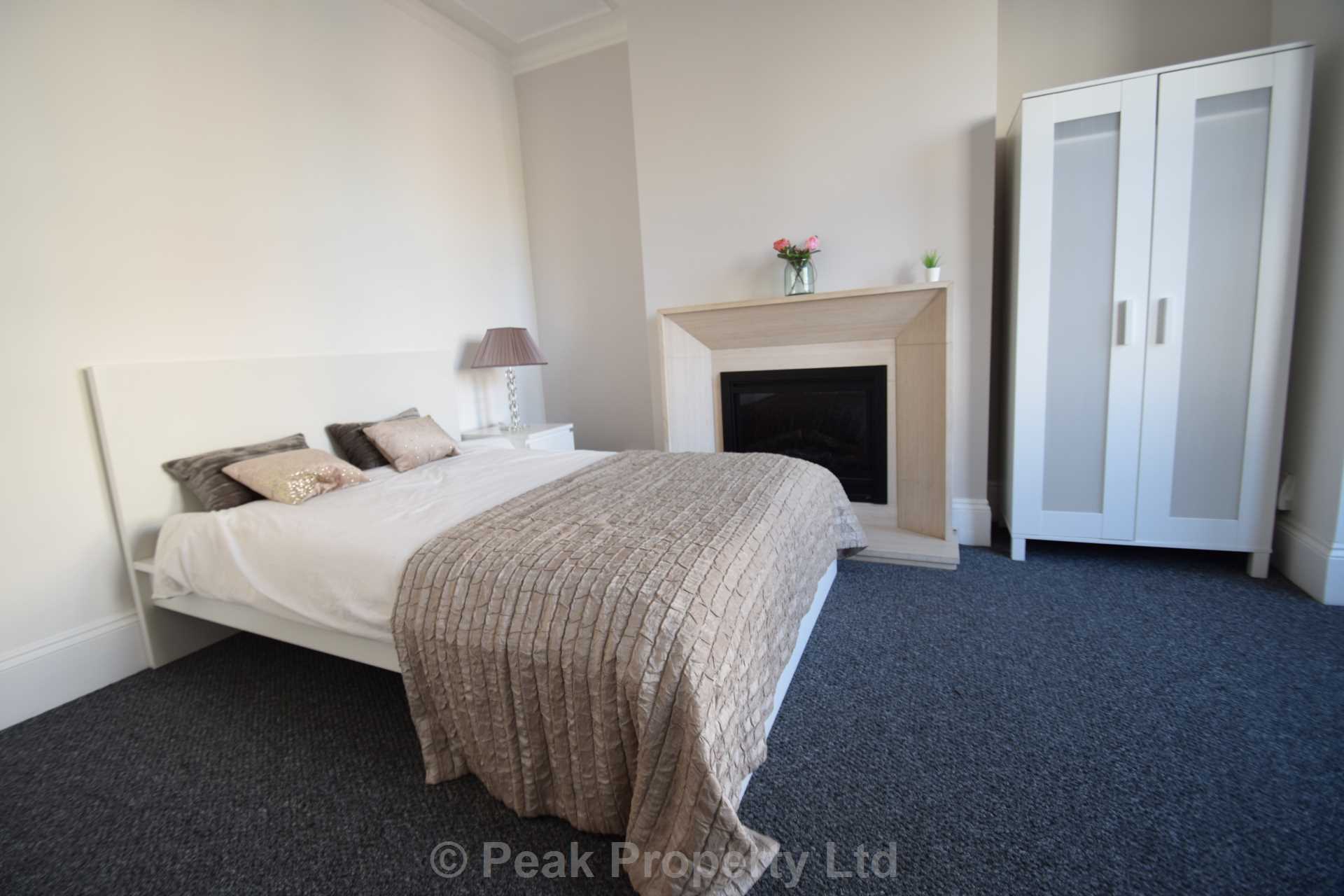 Room Westborough Road in Southend-on-Sea