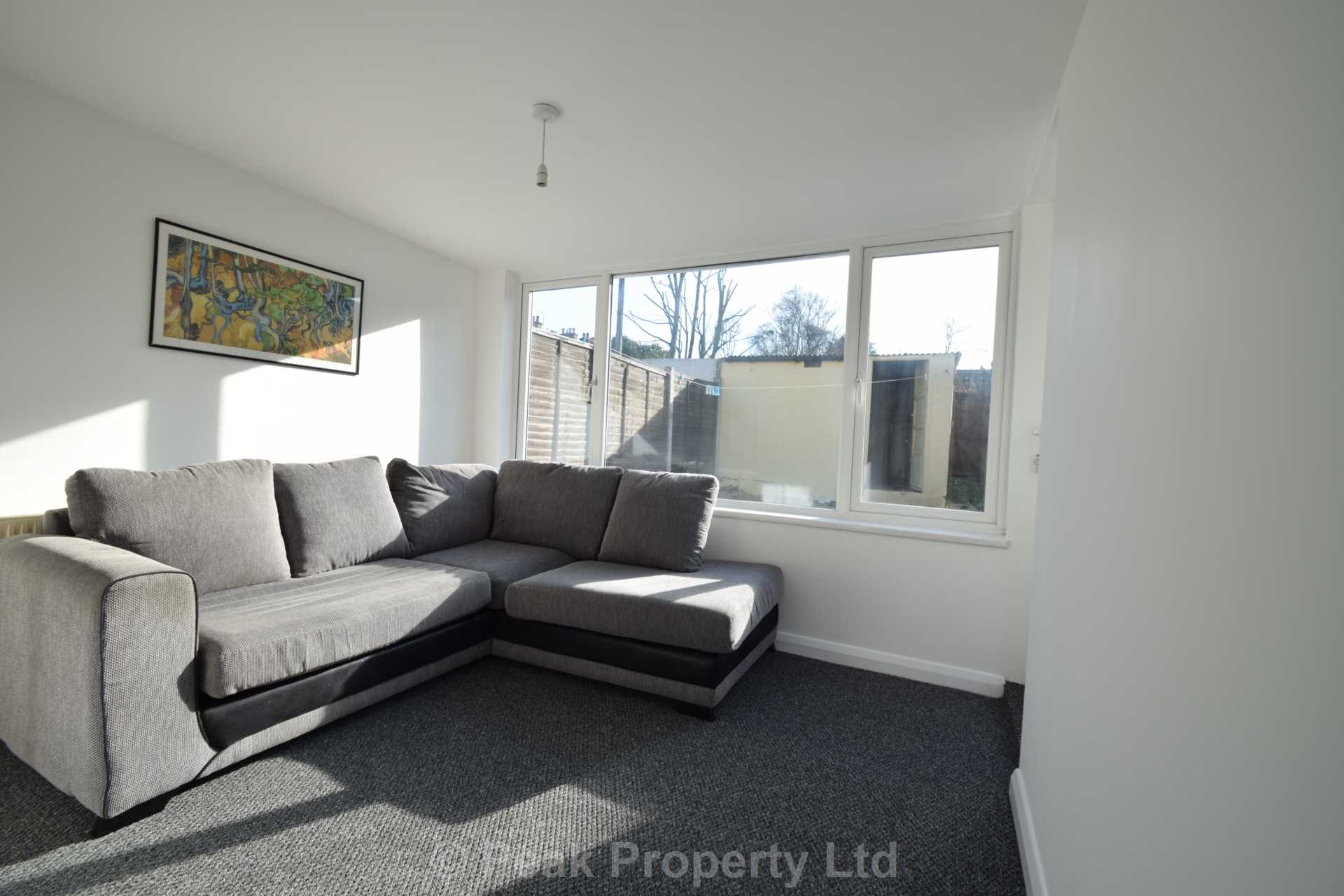 Room Westborough Road in Southend-on-Sea