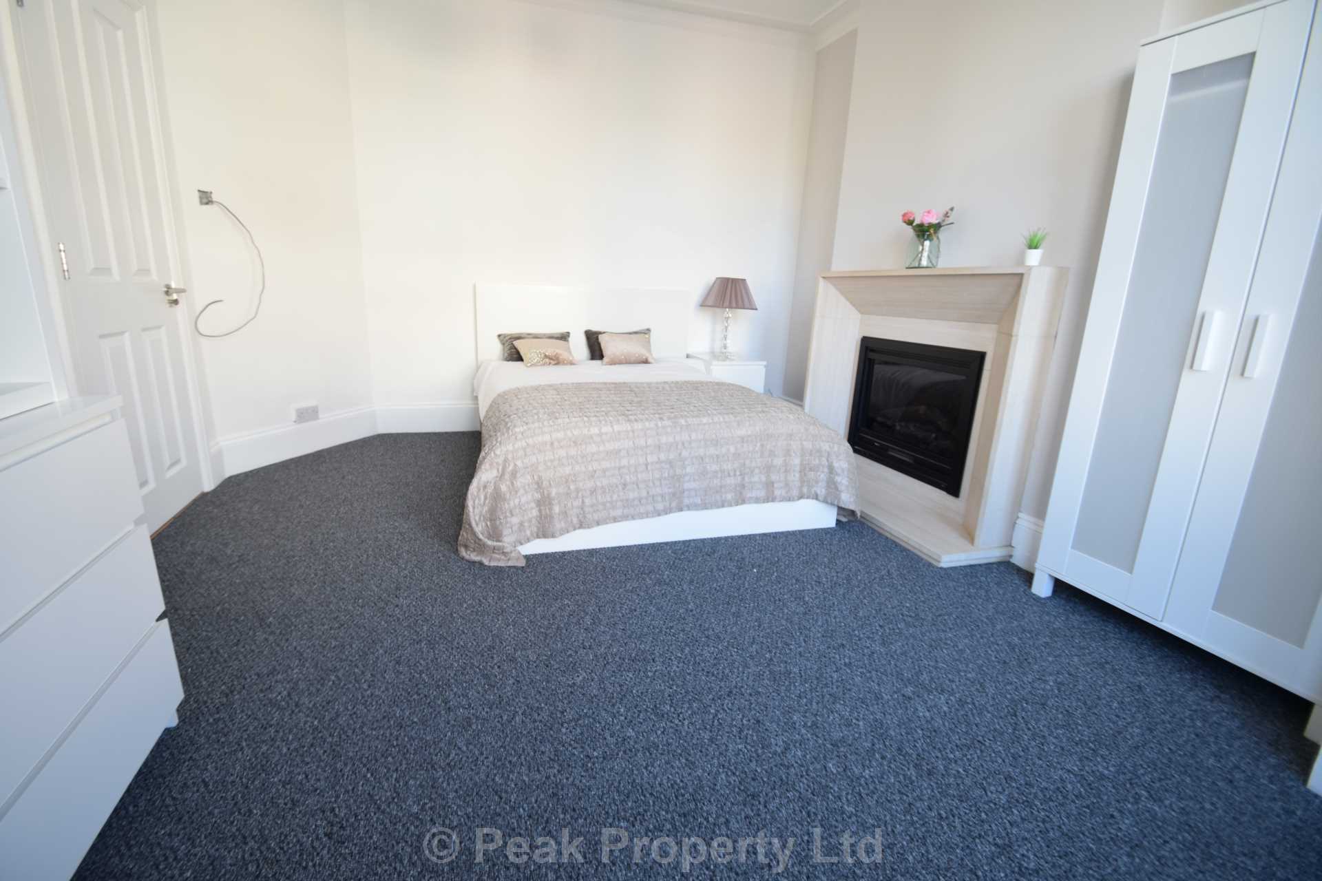 Room Westborough Road in Southend-on-Sea