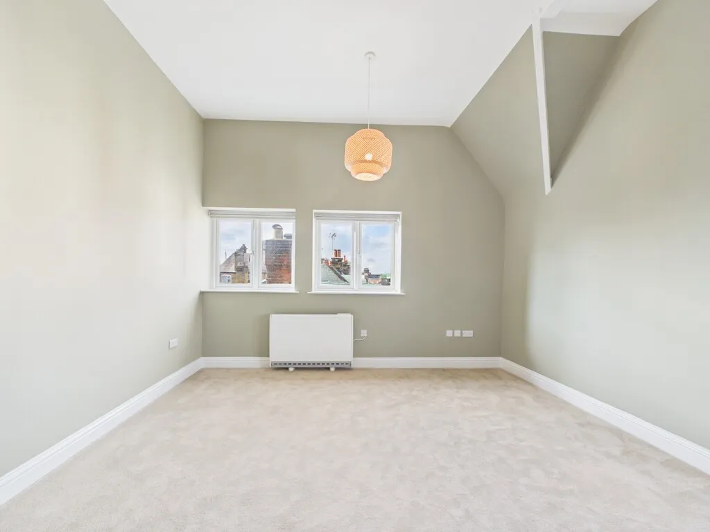 Flat Denne Road in Horsham
