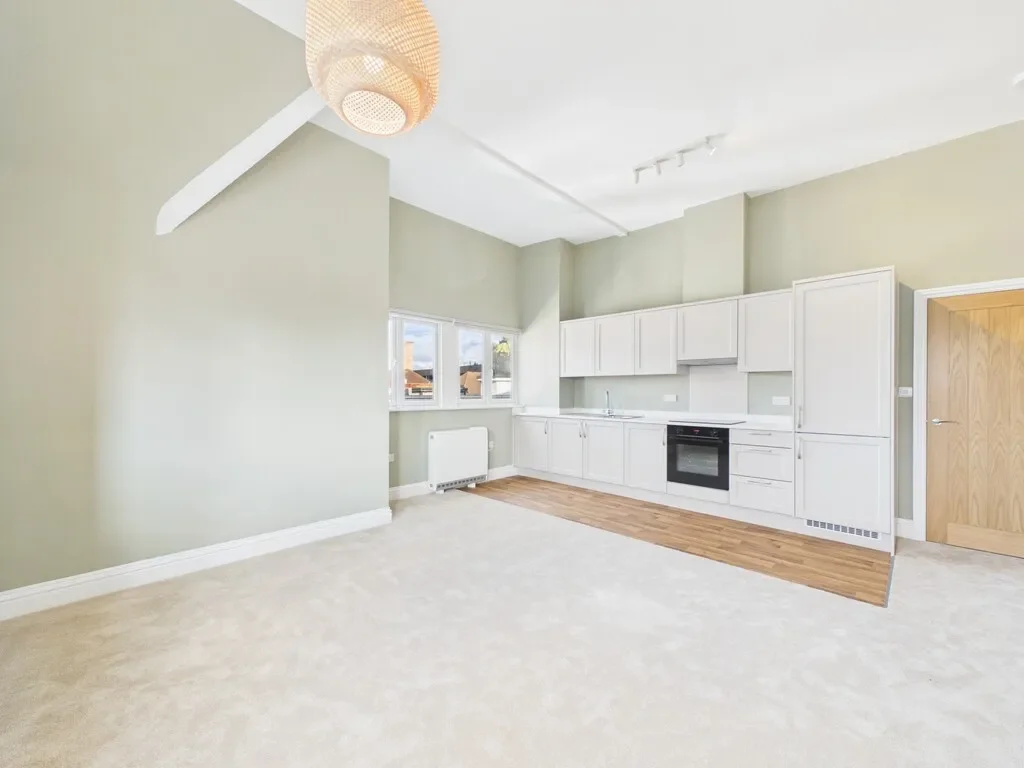 Flat Denne Road in Horsham