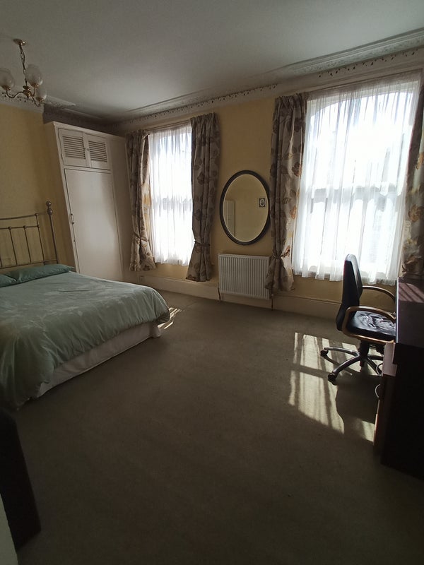 Flat Scarborough Road in Greater London