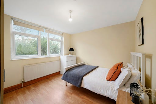 Room Chippenham Road in City of Westminster