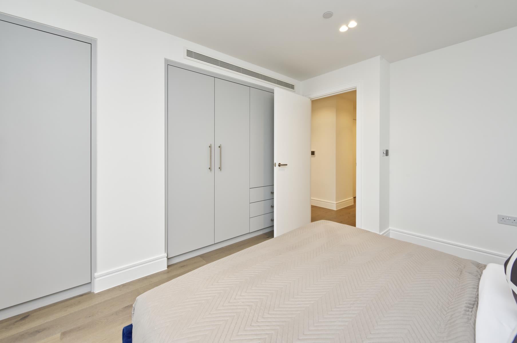 Flat Essex Place in Greater London