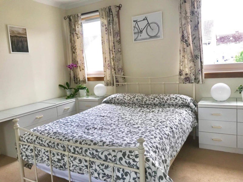 Room Gilmerton Dykes Crescent in City of Edinburgh