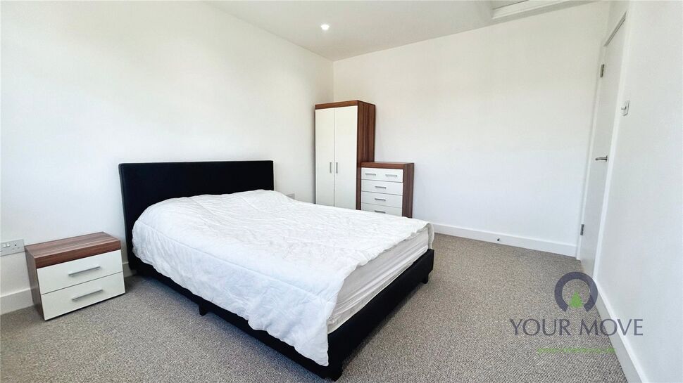 Room Bracondale Road in Greater London