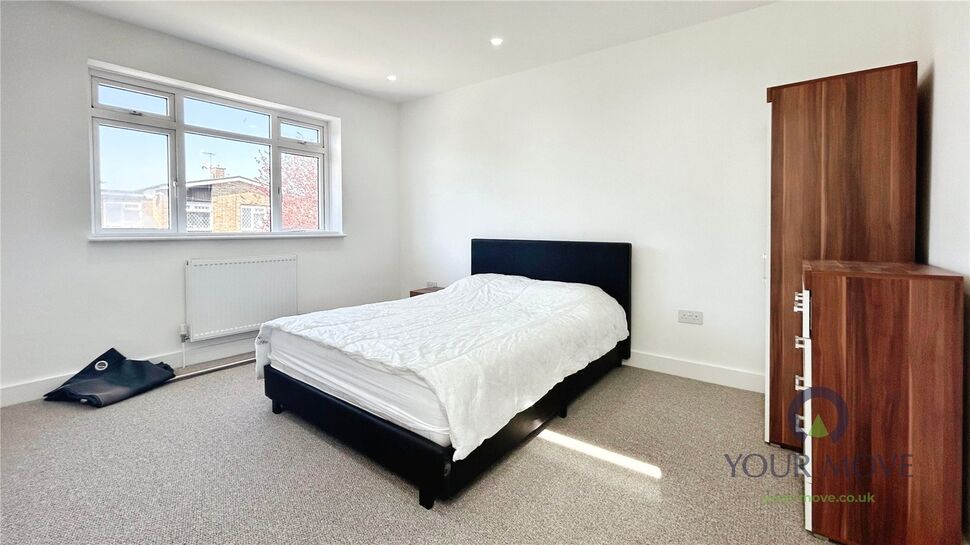 Room Bracondale Road in Greater London