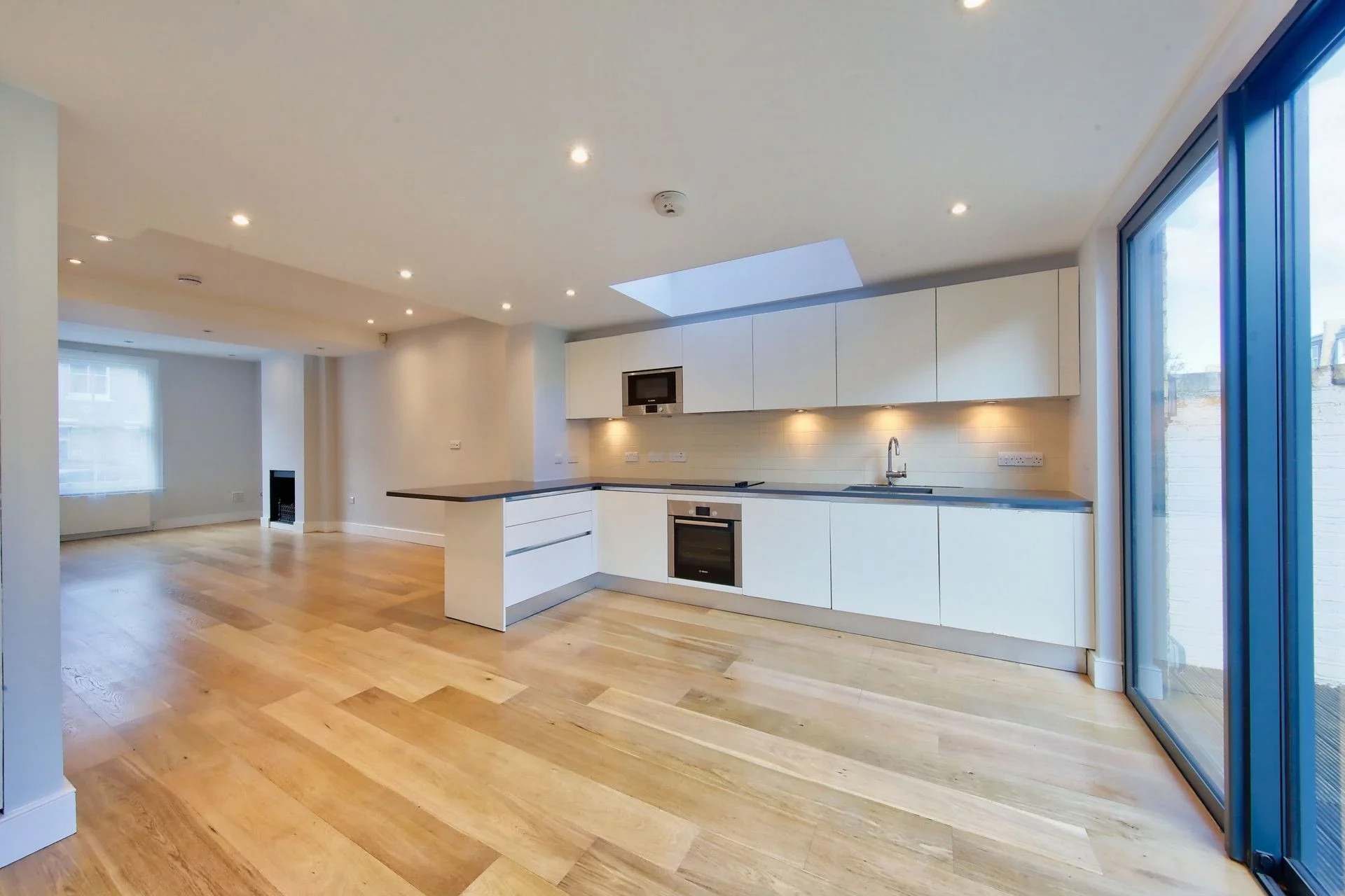 House Ballantine Street in Greater London