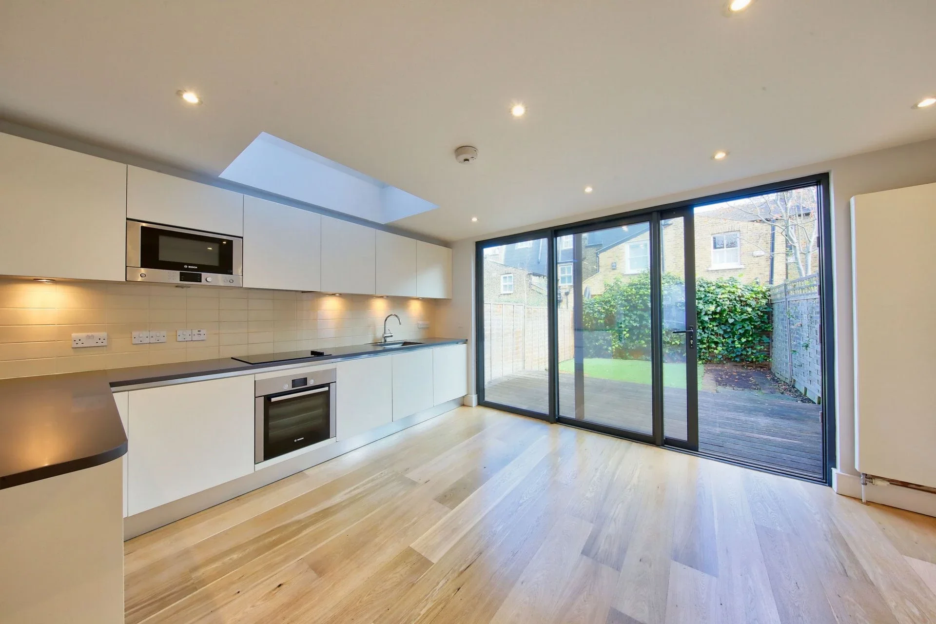 House Ballantine Street in Greater London