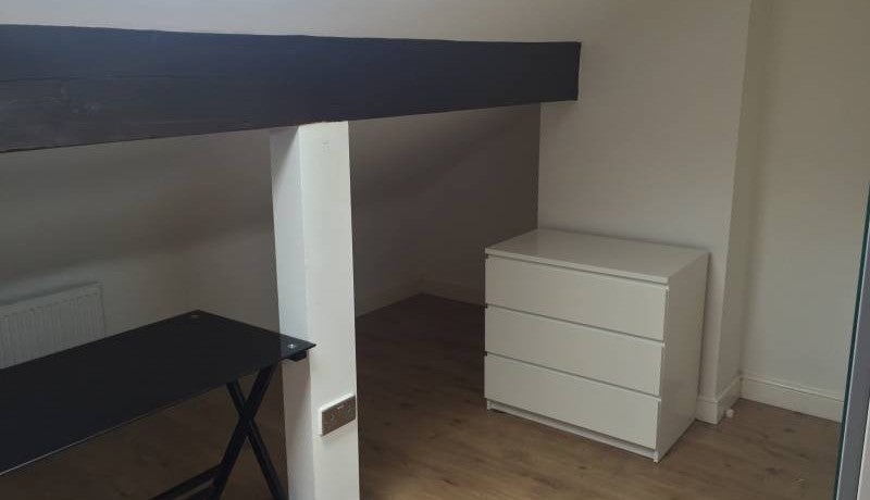 Flat Abberton Road in Manchester