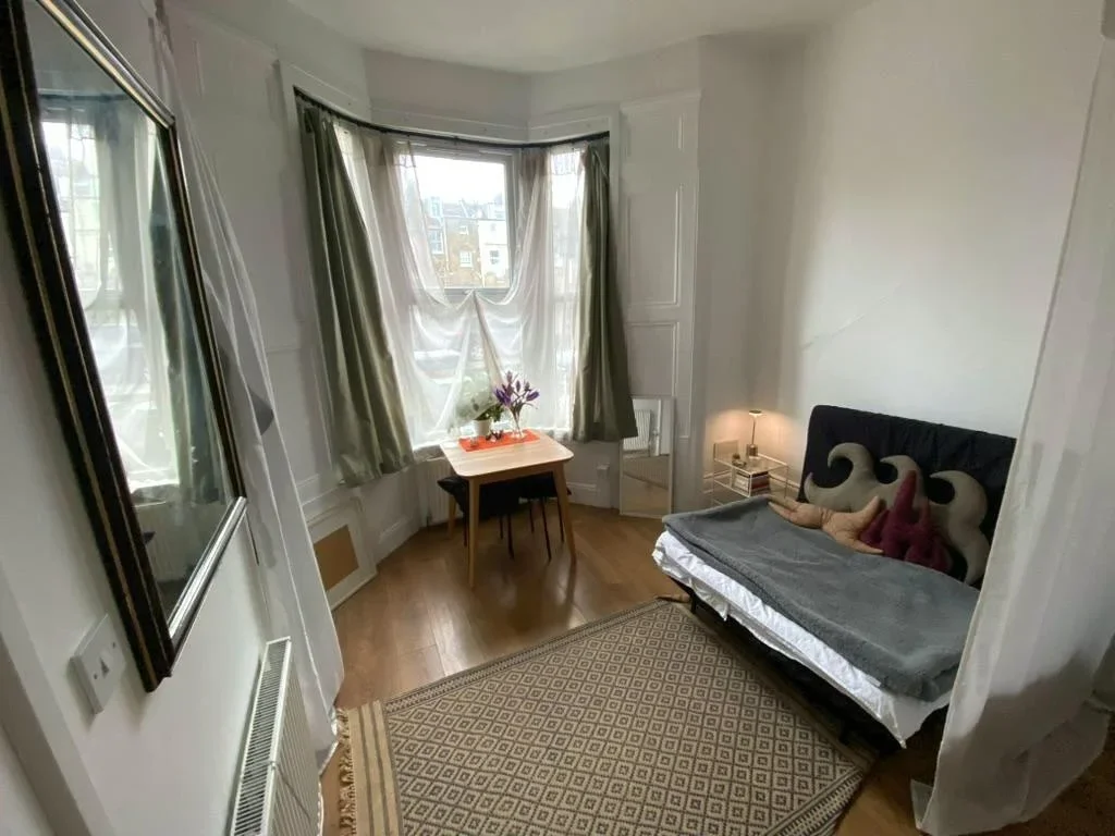 Flat Daleview Road in Greater London