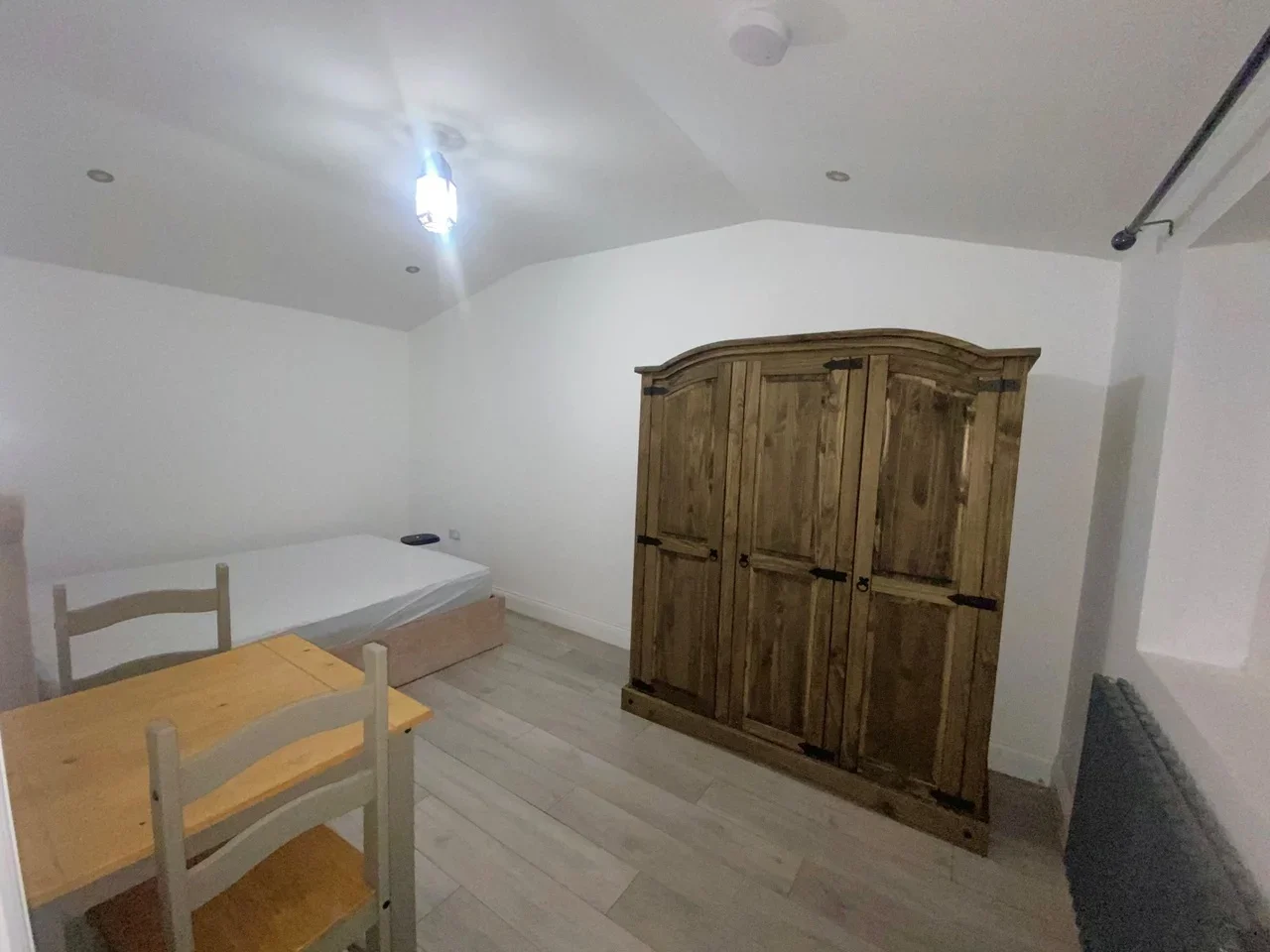 Room Denham Way in Greater London