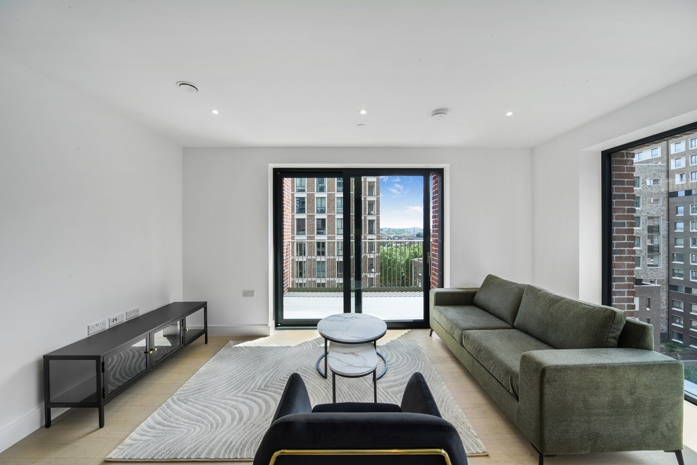 Flat Heygate Street in Greater London