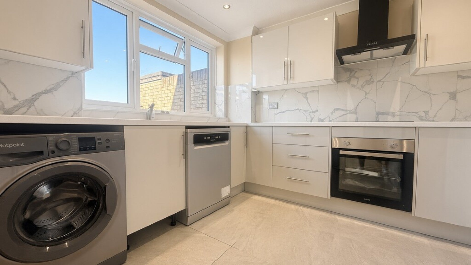 Flat Hetherington Road in Borough of Spelthorne