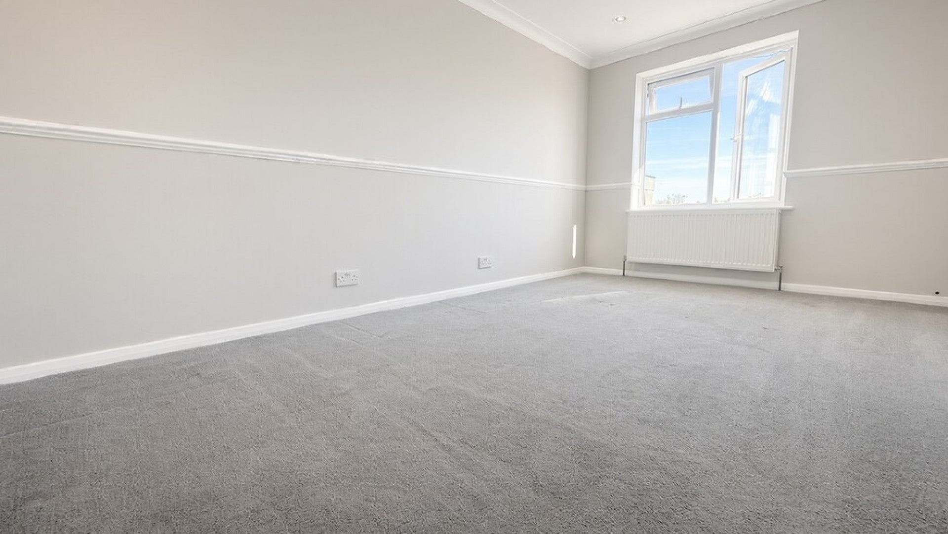 Flat Hetherington Road in Borough of Spelthorne