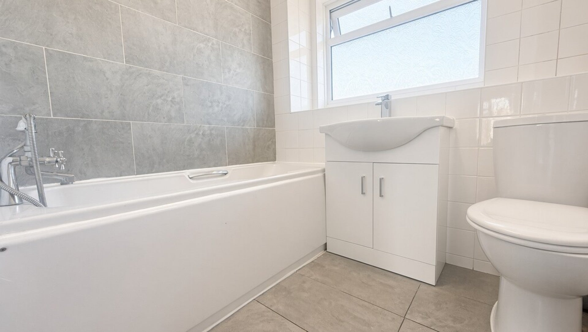 Flat Hetherington Road in Borough of Spelthorne