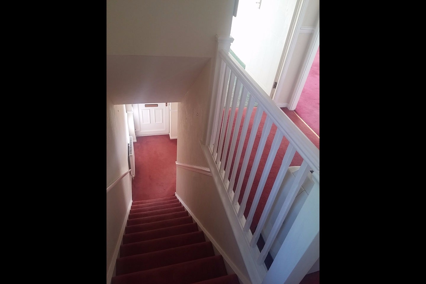 House Discovery Close in Sandwell