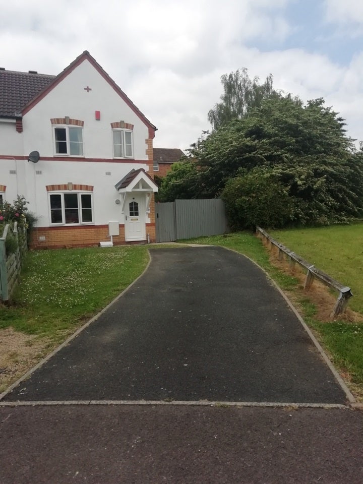 House Discovery Close in Sandwell