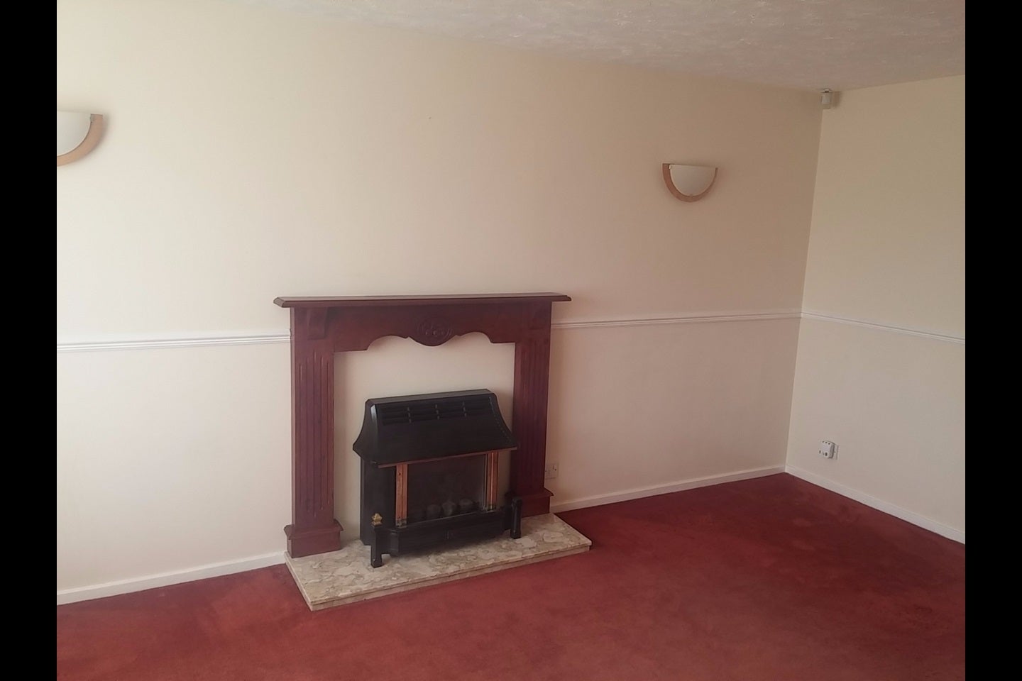 House Discovery Close in Sandwell