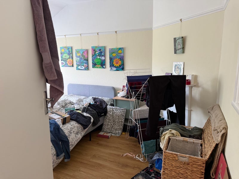 Room Etheldene Avenue in Greater London