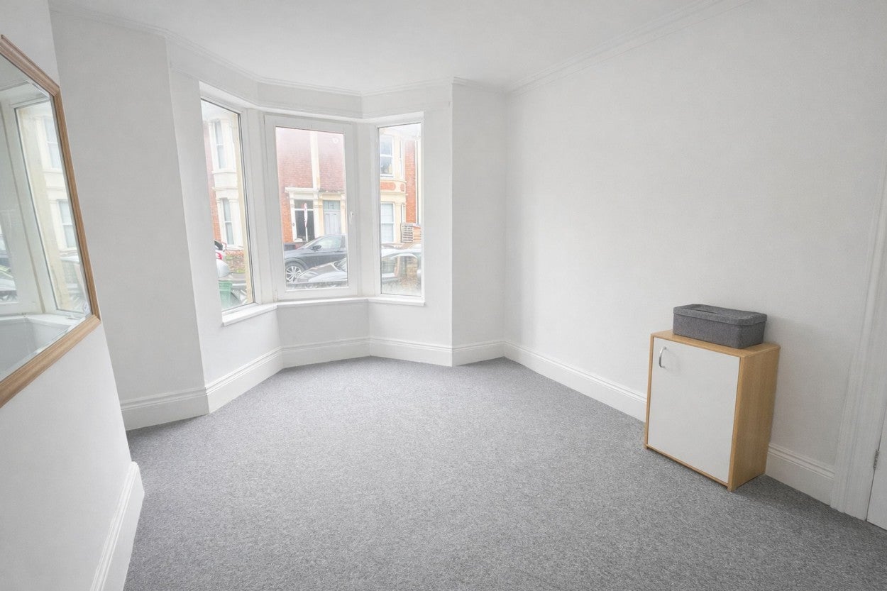 Room Kingston Road in Bristol