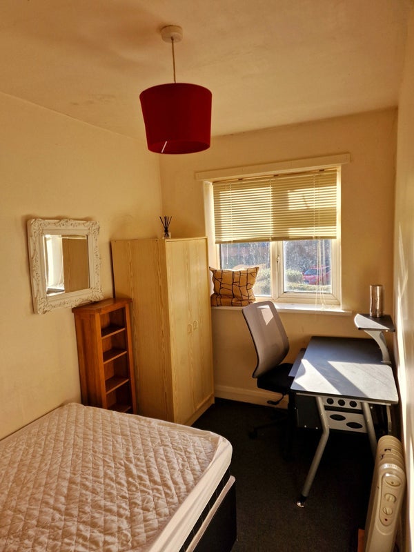 House Midgley Terrace in Leeds